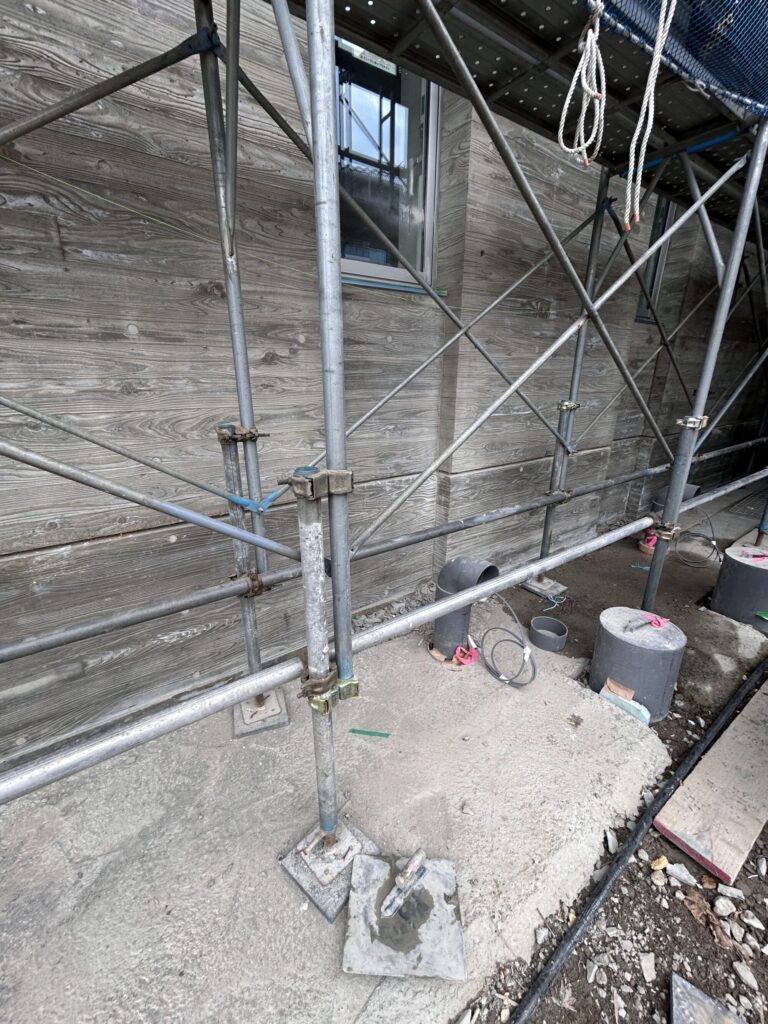 施工当時の写真　モルタル付けの風景を撮影